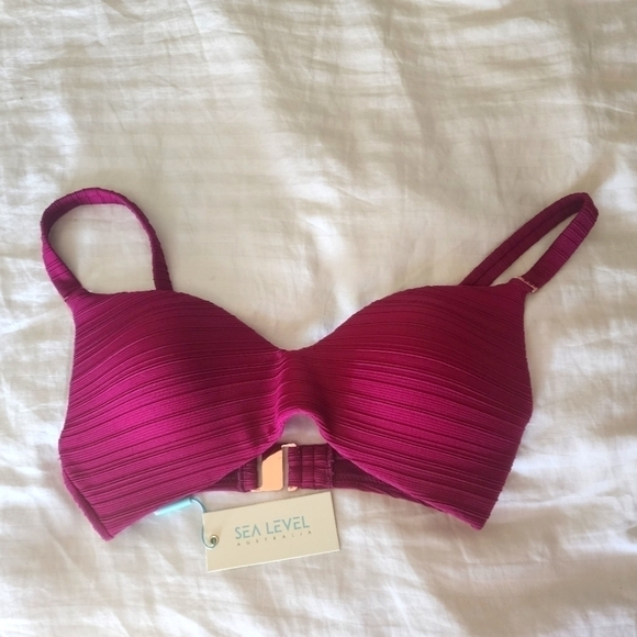 Sea level Casablanca bikini top in ruby red size 4 | up to D cup wireless bra - Picture 1 of 6